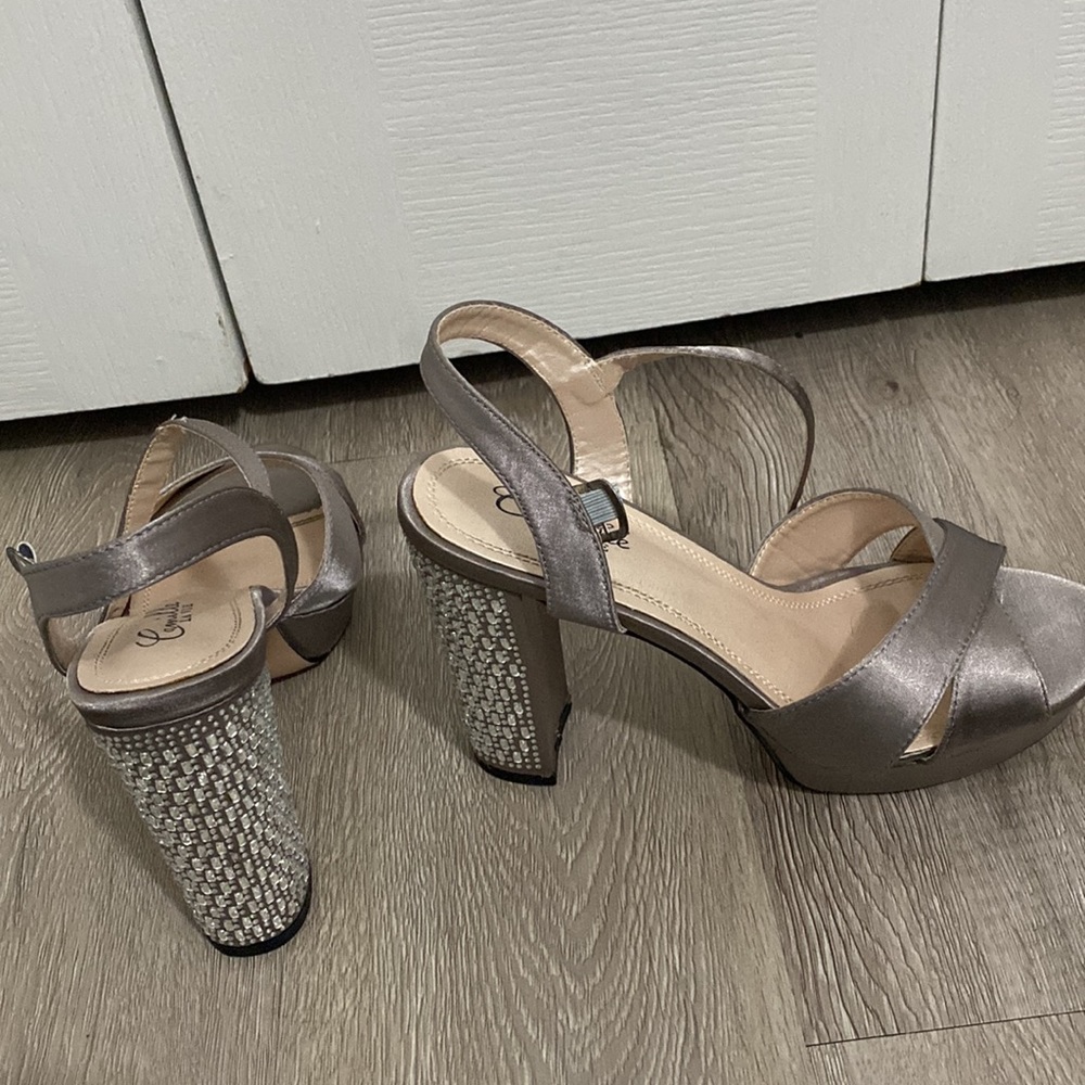 Heels - Picture 5 of 5